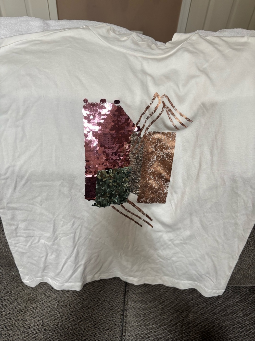 Y2K Esprit Sequin Beetle Tee – White Graphic Top – Women’s Medium